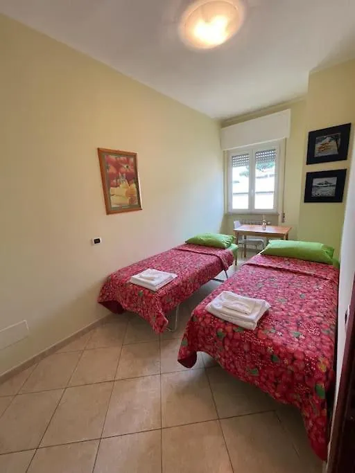 Luminosa Casa Con Posto Auto In Versilia A 5 Min Dal Mare Camaiore